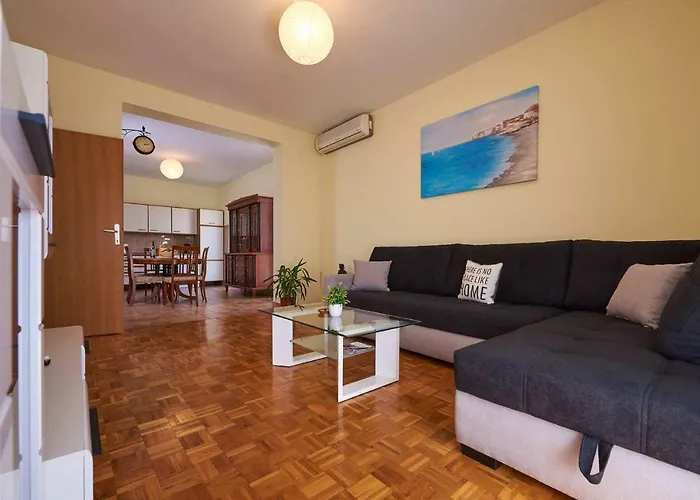 Apartamento Lara *